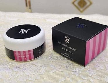 Donji delovi trenerke: Kreme 
pk — 3