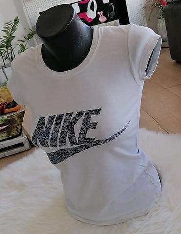 Nike majica
Vel S
Pamuk elastin na lalafo.rs Nike majica
Vel S
Pamuk elastin