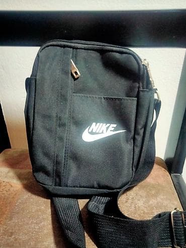 mona torbe kopije: Nike Torbica Nike torbica koriscna malo,bez ikakvih ostecenja u — 3