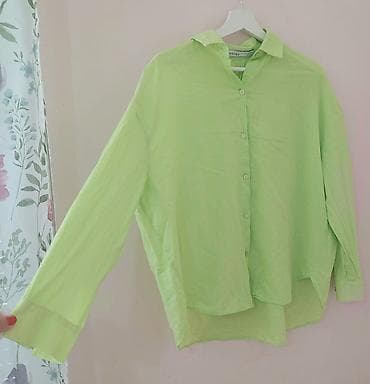 Shirts, blouses and tunics: Ženska oversized košulja u nijansi limeta zelene. - Model: klasična — 1