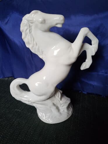 velike svece: Porcelanki veci nov,vintaz konj. Porcelanski konj,nov. sve na — 1