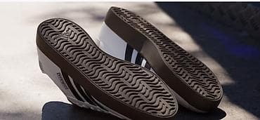 muške cipele veliki brojevi: Adidas patike – bele sa crnim prugama i gumiranim đonom u braon tonu — 3