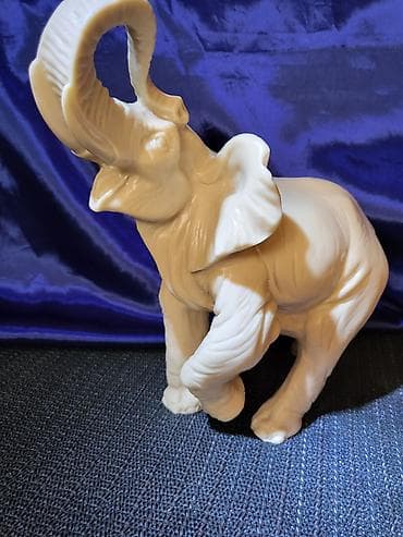 kalendar 1982 godine: Figura nova slona,itakijanski alabaster 1970/80ta godina. Masivna — 3