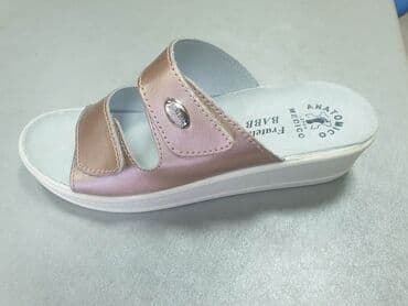 crocs zenske klompe: Kozne papuce 36-41,cena 2900 din — 5