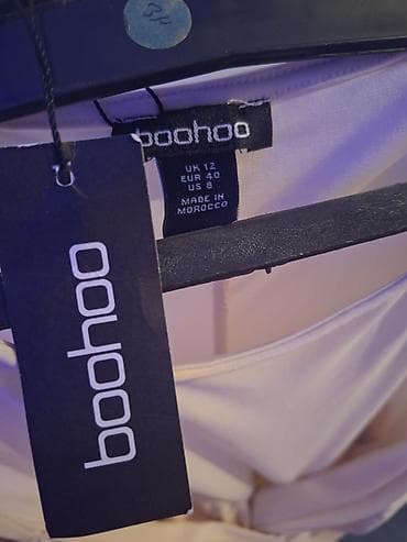 Boohoo “Ruched Twist Detail Racer Neck Maxi Dress” – krem - Model — 5