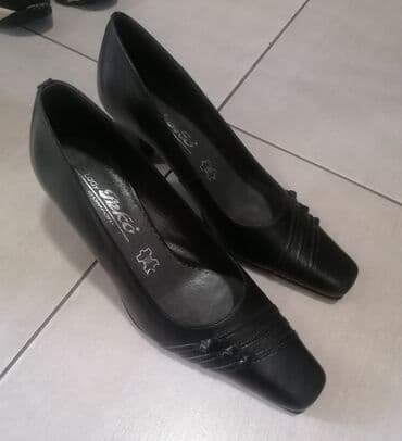 Pumps, 37