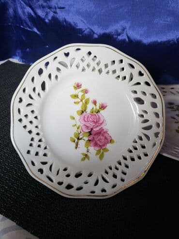 porcelanske solje za caj: Set trodelni porcelanski 70te. Set je perfektan,sve na njemu odsjaj — 6