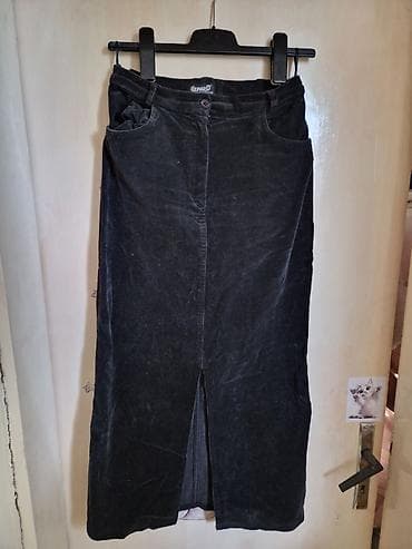 Suknje: Crna ženska suknja do ispod kolena, od mekane rebraste somot/kords — 1