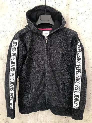 Pepe jeans dukserica, crne boje. Velicina 12, realna 11-13 godina. Sa