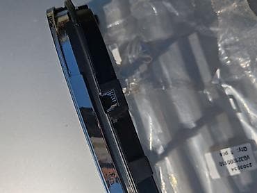 gume polovne: VW Passat B6(05-11) Centralna resetka u prednjem braniku - — 3