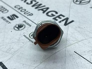 auto plac sale kovin: SENZOR PRITISKA ULJA ZA VOLKSWAGEN TIGUAN, TOURAN, GOLF 7 . - — 3