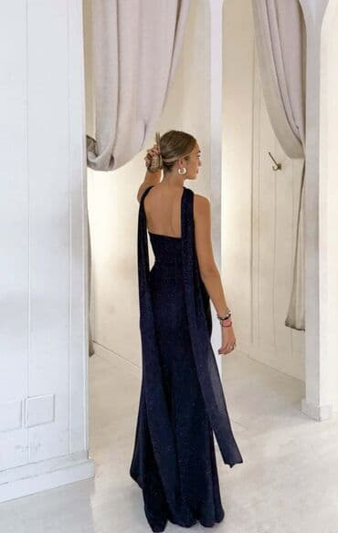 Stilski klub stolovi: 2700💋🌀
Li — 6