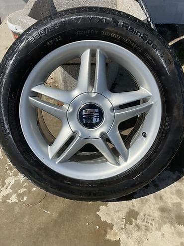 alu felne 17 za peugeot 3008: Alu felne SEAT sa gumama - Dizajn: 5 krakova, srebrna završna obrada — 1