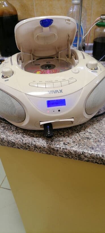radio ritam srca: Radio veći VIVAX sa ispravnim CD i USB
Lep Radio
 Mirjevo — 10