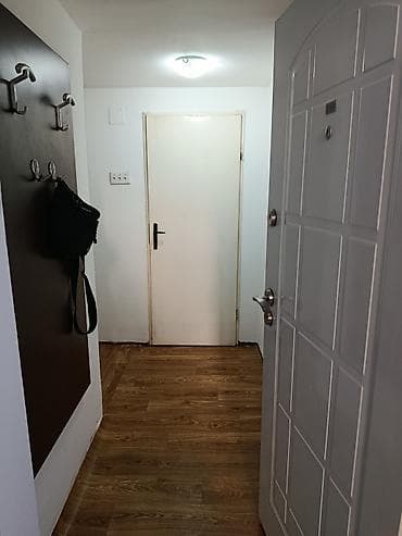 Tražim sobu za izdavanje: IZDAVANJE: Garsonjera sa DVORIŠTEM i PARKINGOM – Kanarevo Brdo ​Izdaje — 2