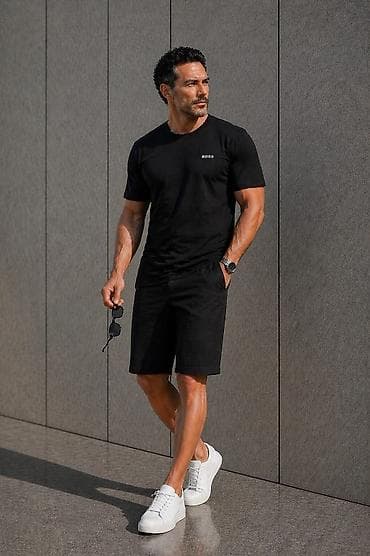 bershka srb: Men's T-shirt Boss, bоја - Crna — 1