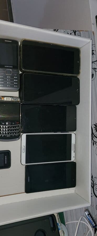 polovni telefoni beograd: Oko 10 isprqvnih i 5 ne ispravnih telefona. cena je 15000 za sve — 1