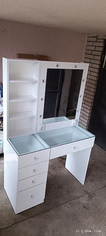 zidni panel za alat: Ogledalo za sminkanje sa stolom. Staklena ploca. Dimenzije 100x163x45 — 5