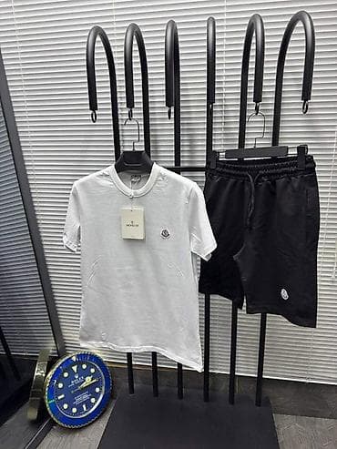 slazenger marka: Komplet majca+šorc
Cena 3600din 
S,M,L,XL,XXL
PS✨ — 5