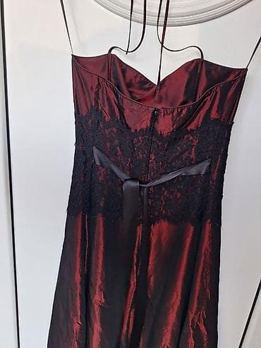 esito haljine: Haljina M Elegantna svečana haljina bez rukava sa tankim bretelama u — 6