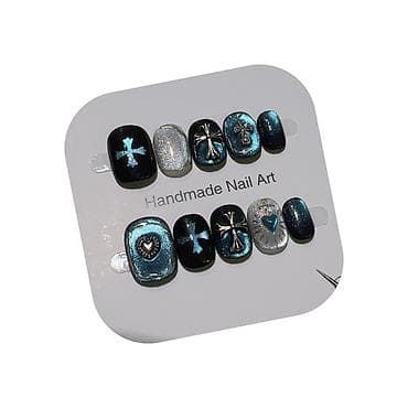 set za negu noktiju: Ručno rađene presovane nokti-tipse – kolekcija “Teal Galaxy” - Set — 4