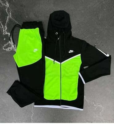 blondy plisane trenerke: Nike, L — 1