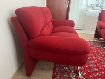 sofa za sedenje: Dvosed i fotelja u jarko crvenoj boji, presvučen plišanim materijalom — 2
