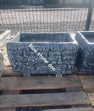 le silla beograd: Dekorativna betonska žardinjera – imitacija lomljenog kamena — 1