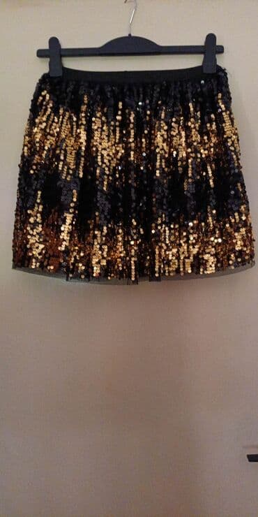 crna plisirana suknja kombinacije: Suknje — 1