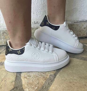 patike smederevo: 2200 — 10