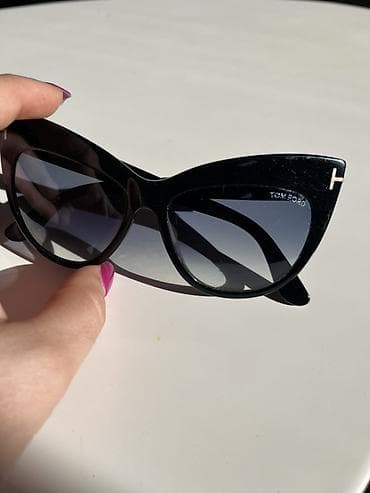 Other Accessories: Tom Ford ženske sunčane naočare – model Nika TF523, boja 01W (crni — 5