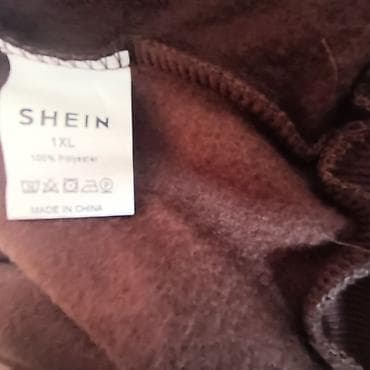 converse beograd: Dukserica s kapuljačom SHEIN, model sa ekološkom porukom. - Boja — 3