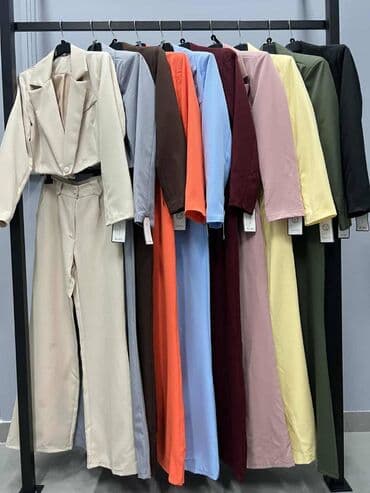 Suits: Komplet 
3400 din
ij — 6