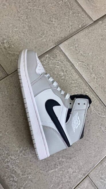 nike air command: 41 — 10