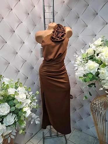 Swimwear: Elegantna midi haljina bez rukava u čokoladno braon boji. Asimetričan — 1