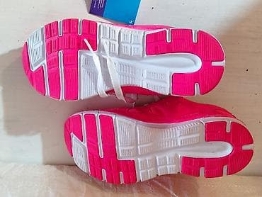 adidas sarena trenerka: Zenske patike u odlicnom stanju,broj 37-500 dinara Kao Nove Broj 37 — 4