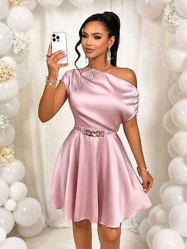 Haljine: Elegantna mini haljina od satena – puder roze - Kroj: asimetrični — 3