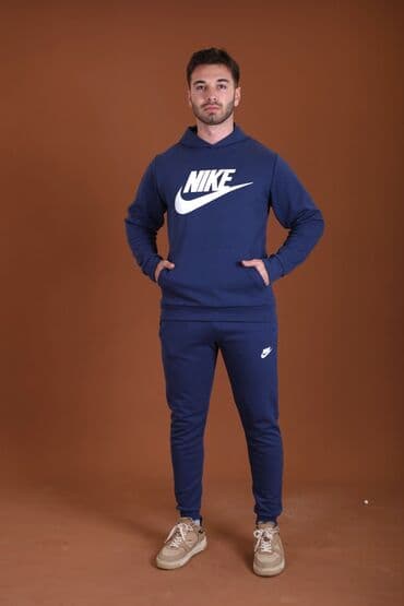 nike patike sa krznom: Crno-bela muška trenerka sa jaknom na rajsferšlus i pantalonama. Jakna — 5