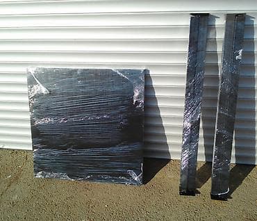 IKEA barski sto MASIVAN barski sto u crnoj boji, dimenzije 80x80 cm na lalafo.rs IKEA barski sto MASIVAN barski sto u crnoj boji, dimenzije 80x80 cm