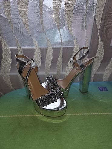 womens valentino shoes: Nosene par puta 38 velicina — 2