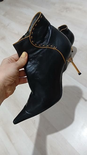 KOŽNE ČIZME, JEDINSTVENOG IZGLEDA VRHUNSKA ELEGANCIJA, VEOMA UDOBNE