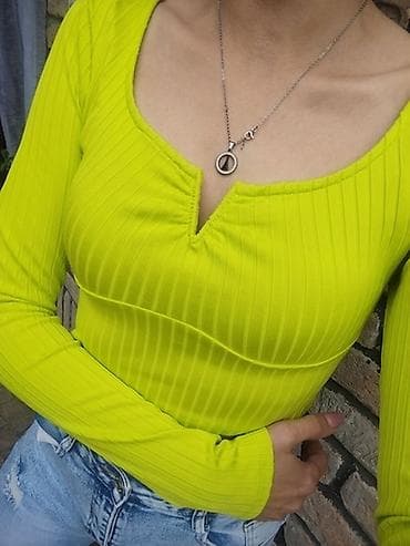 Women's T-shirts and tops: FSBN crop majica, velicina S, nov. - Model: ženska crop majica dugih — 1