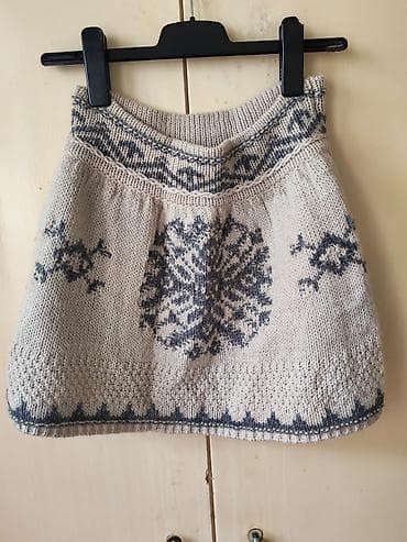 stradivarius suknje: ZARA KNIT pletena suknja, veličina S (EUR S / USA S / MEX 26). Model u — 1