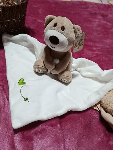 skafander za bebe c a: Poklon korpa za bebu – “Meda” set Šarmantno aranžirana pletena — 7