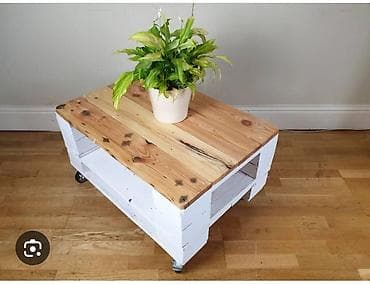 Drveni stočić od paleta na točkićima - Ručno prerađen stočić od