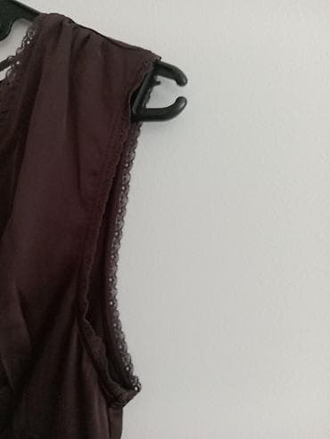 rukac: Elegantna midi haljina bez rukava u tamno braon boji. - Kroj — 4