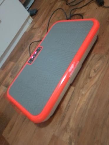 Kancelarijski nameštaj: Vibraciona ploca za fitnes je potpuno ispravna,u odlicnom je stanju sa — 1