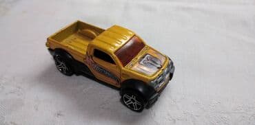 golden harry potter vt401 k: Hot Wheels Dodge M80,oko Malaysia — 1