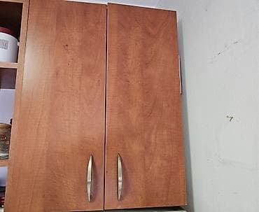Prodajem elemente kuhinje. Gornji elementi su visine 80cm, dubine — 7