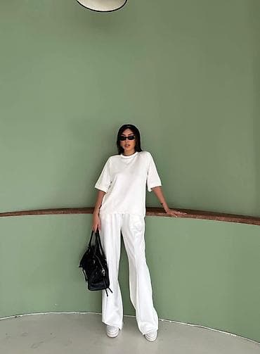 katrin kompleti: Dvodelni ženski komplet – široke pantalone i oversized majica kratkih — 5